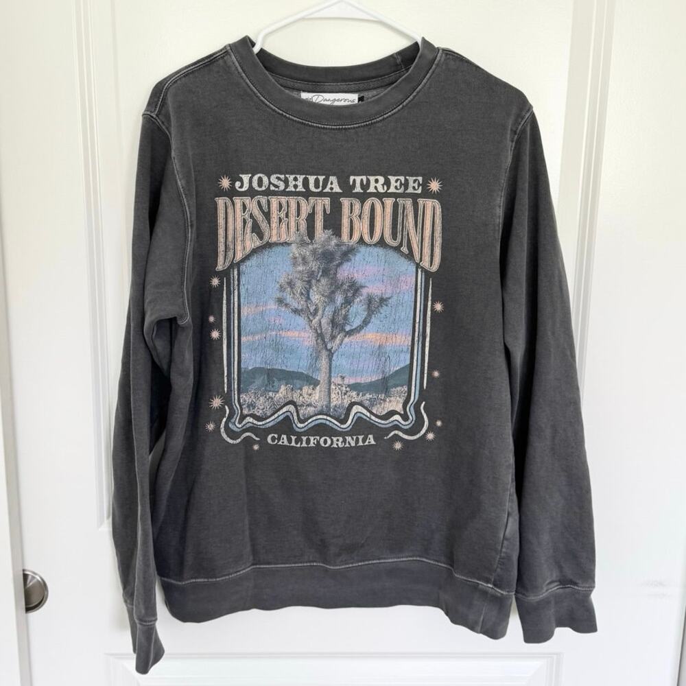 Girl Dangerous Joshua Tree Pullover Crewneck Sweatshirt Small